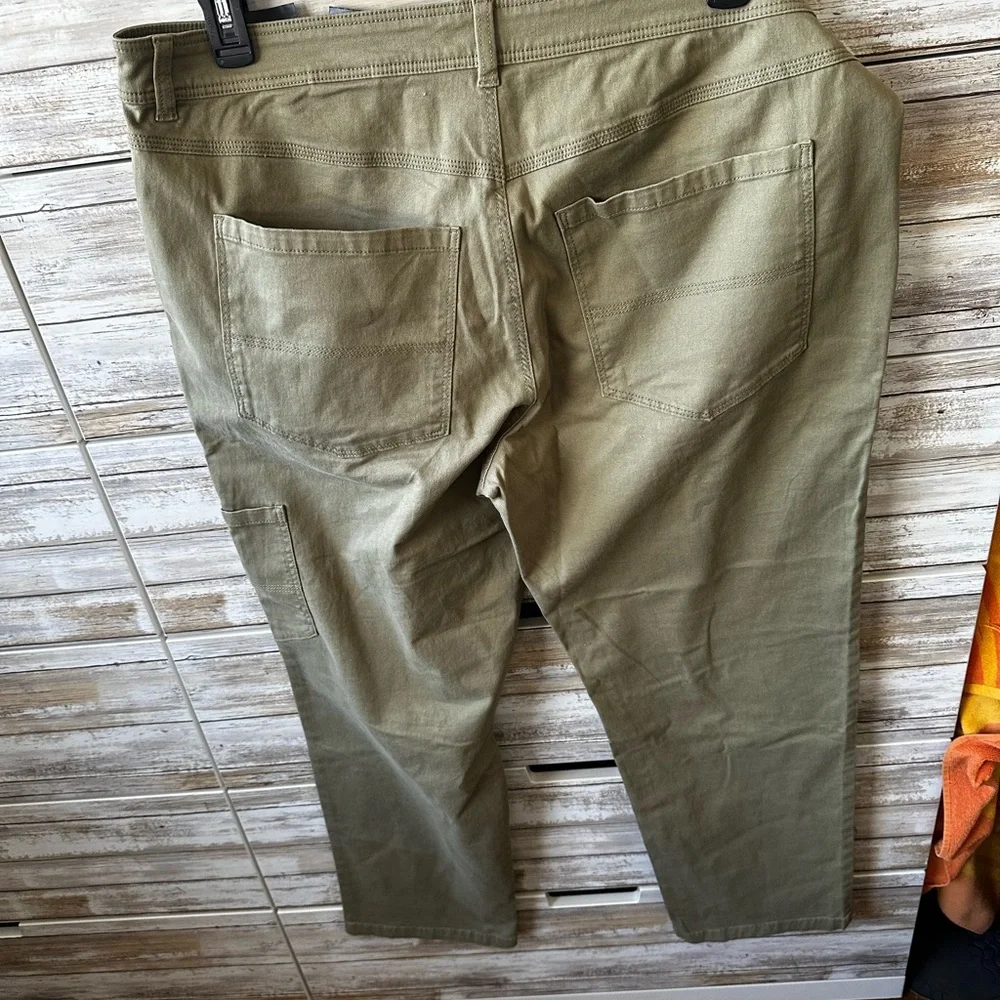 🌿 NWT H&M Green Cargo Pants Size 18 Utility Pocket Stretch Khaki 🤎